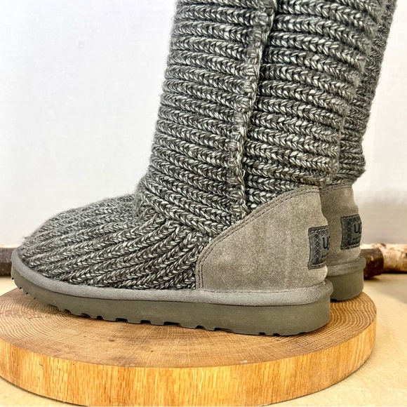 *UGG | Classic Cardy Knit Boot SN 5819 in Grey Size 7 - Picture 10 of 13